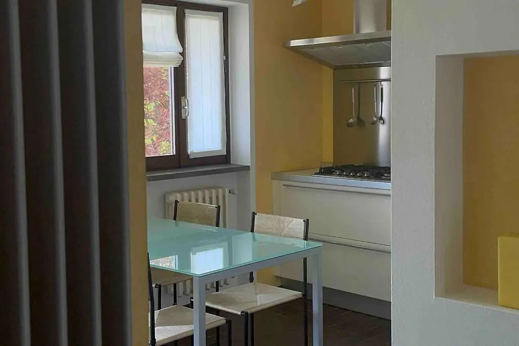 L'Antico Noce - Bergamo Apartment 0*,  Italy